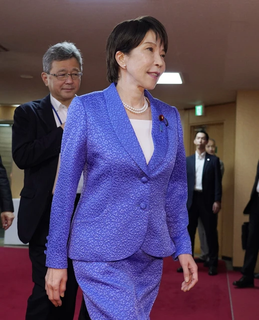 Watanabe17527's tweet photo. 今こそ国際感覚が求められるとき。麻生氏のイエスマン高市氏、そして高市氏のイエスマンの閣僚達で、本当に現在の国難を乗り切れるのだろうか？ 
不安でならない。 
#麻生やめろ https://t.co/BoAAieDieH