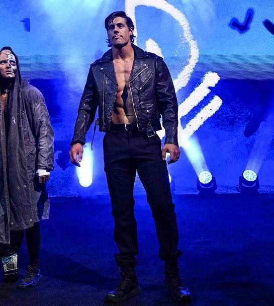 Kephfas's tweet photo. Steven Borden will be a future megastar IF booked correctly.

He has the look. 

He has the physique. 

He has the heritage and mentor (Sting). 

He has the old school steady and slow wrestling style (but can be explosive at times). 

He’s a decent promo that will only improve.

He has everything it takes.