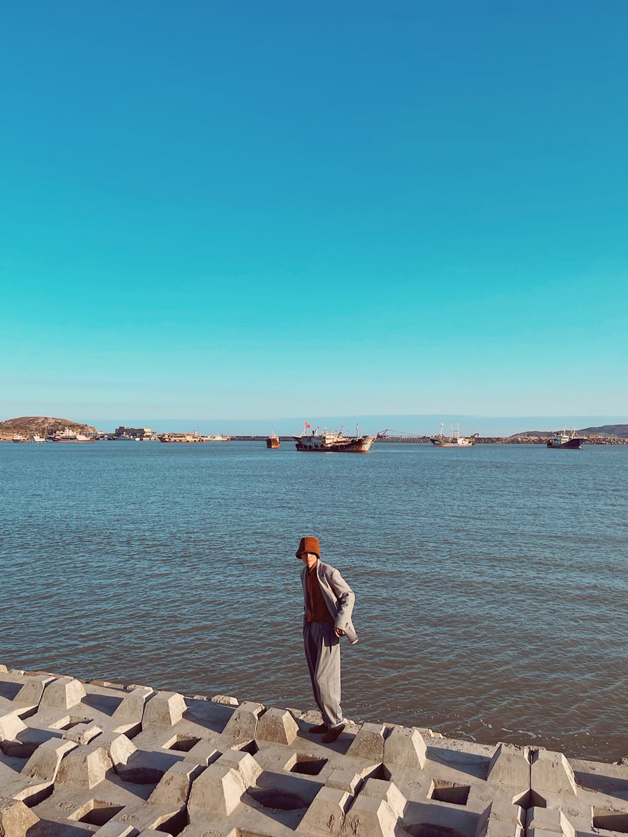 159Pau's tweet photo. 刚在大理洱海边蹲到超绝日落，粉紫橘色层叠铺在水面，租小电驴沿着环海西路晃，风里都裹着洱海的咸鲜，太治愈啦！， https://t.co/11eJvDGlvw