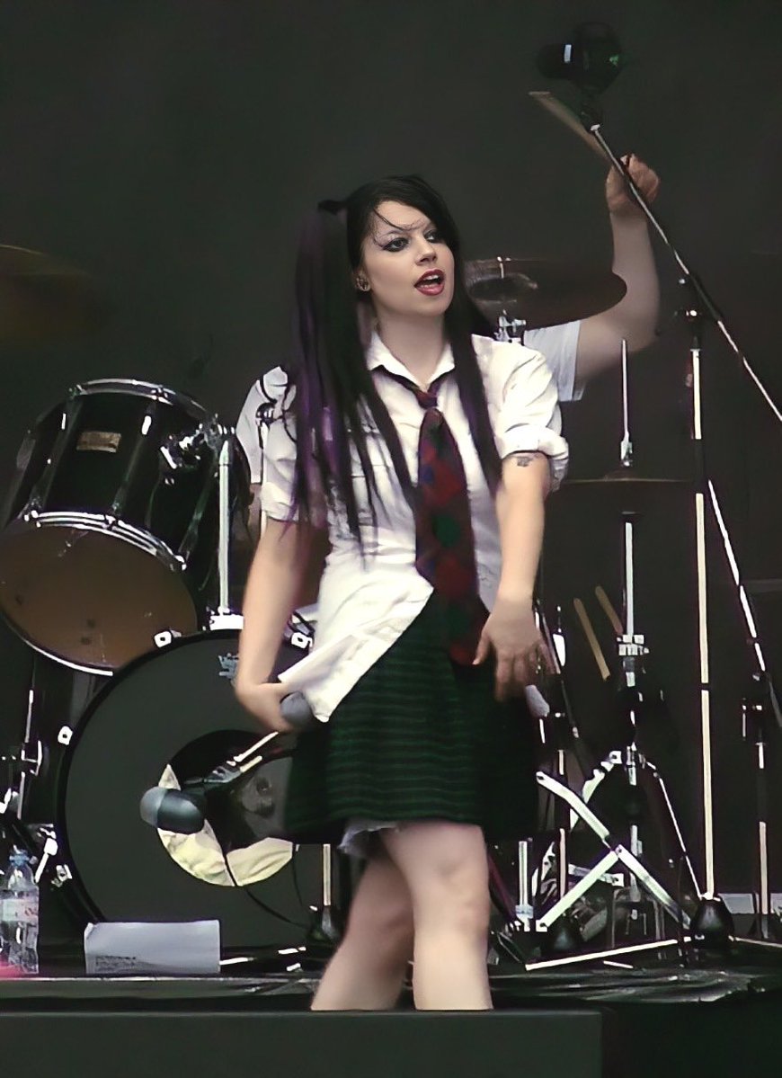 bab0oshk44's tweet photo. Chibi, The Birthday Massacre, live at M’era Luna Festival, 2005. https://t.co/BfIAUSvVXi
