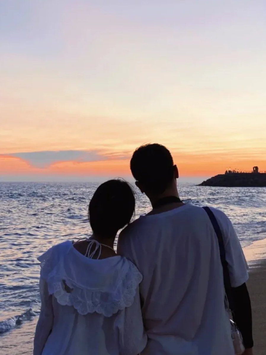kelley_min39587's tweet photo. Distance means so little when someone means so much — late-night video calls and shared snacks make every mile feel worth it https://t.co/7e5POZp8KN