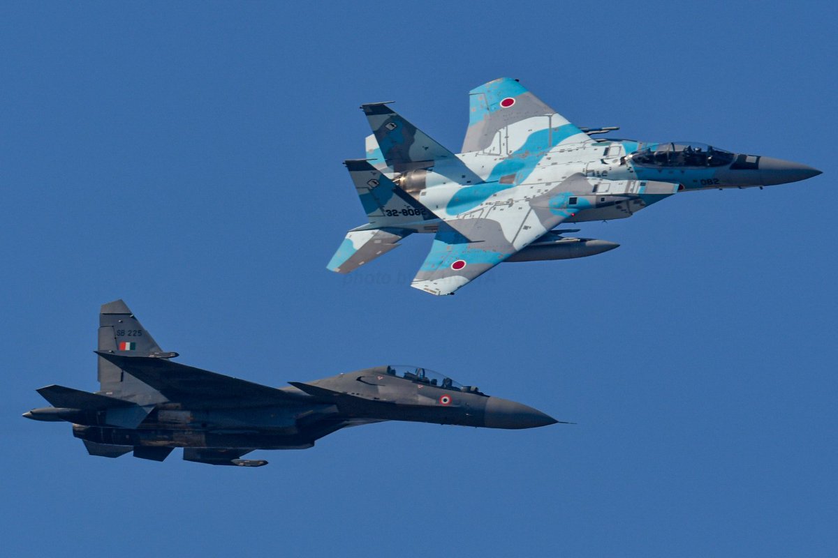 ShubhamPathakIN's tweet photo. Indian Air Force Sukhoi Su-30MKI 🇮🇳 × Japan Air Self Defense Force F-15DJ Eagle🇯🇵 https://t.co/jw8TIpyvHr
