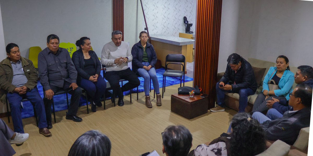 CRISCORONELZU's tweet photo. Junto al PSE dialogamos sobre una realidad que viven muchas madres: ¿cómo trabajar sin un lugar seguro para sus hijos?

Proponemos fortalecer el Centro de Desarrollo Infantil municipal y habilitar inmuebles para ampliar el servicio de guarderías.

#RumiñahuiPuedeVivirMejor https://t.co/PDUh7vafrY