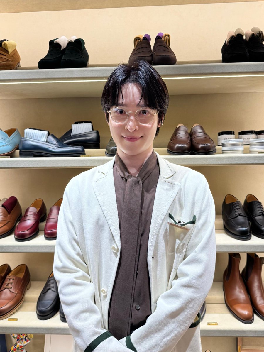 middle30_fujitv's tweet photo. ⊹ 📸𝘖𝘍𝘍 𝘚𝘏𝘖𝘛📸 ⊹

メガネがとっても似合う👓✨
オシャレさんなゆずきをお届け🙌

ぜひ人生相談も兼ねて
一度接客してもらいたい🥹

第1~3話・最新話TVer無料配信中*･゜
　Tokyo middle 30🪽
￣￣￣￣￣￣￣￣￣￣￣
#阪本奨悟
#東京ミドサー https://t.co/Mydhv1r7m1