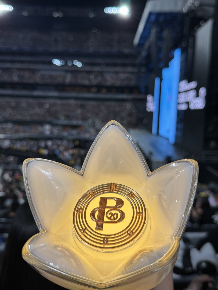 doffy_710's tweet photo. 13年ぶりにBIGBANGのコンサートに行き、NY観光をするなどした🗽 https://t.co/nCml85uetM