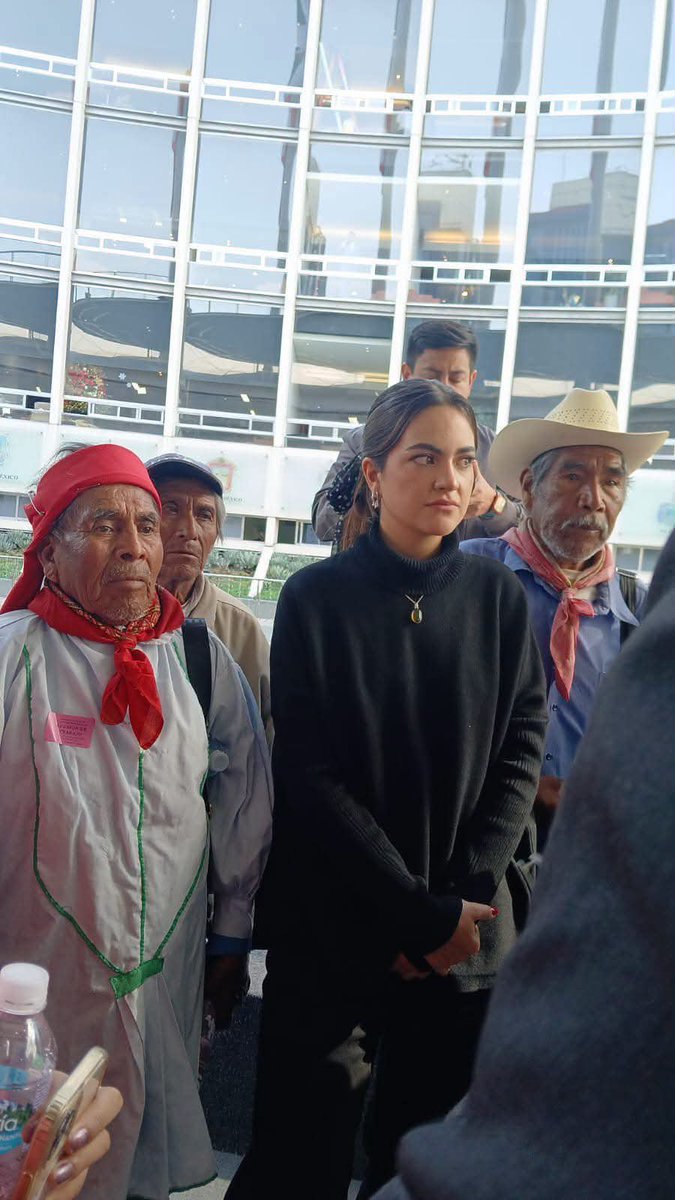 Alfie_Acosta's tweet photo. Andrea Chávez @AndreaChavezTre no ha sido capaz de disimular el asco y repudio que siente hacia los pobres.

A ella no le importan sus vidas, pero hará lo que sea para lograr sus fines políticos, escalar en el poder y continuar robando a expensas de su ignorancia y necesidad.

¡Hipócrita!
