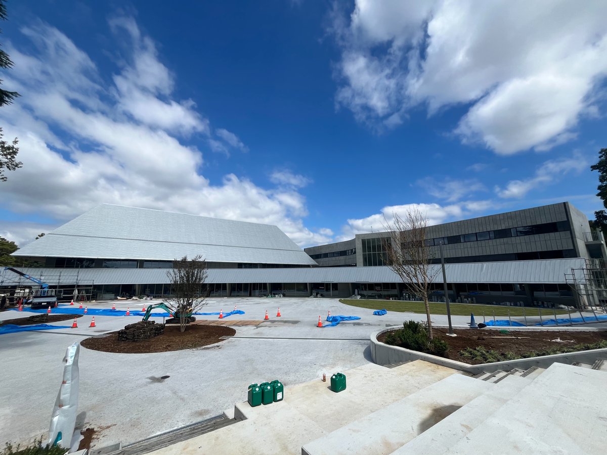 Tsukuba_BPES's tweet photo. 🏗️ TSUKUBA SPORT VILLAGE 建設中！🏟️

筑波大学では現在、新たなスポーツ・ウェルビーイング拠点「TSUKUBA SPORT VILLAGE」を建設中です💪

最大約1,700人収容のアリーナ、宿泊施設、アスリート食堂などを備え、2027年4月の開業を予定しています。

完成をお楽しみに！

@UNIV_TSUKUBA_JP https://t.co/31slgsxP7c