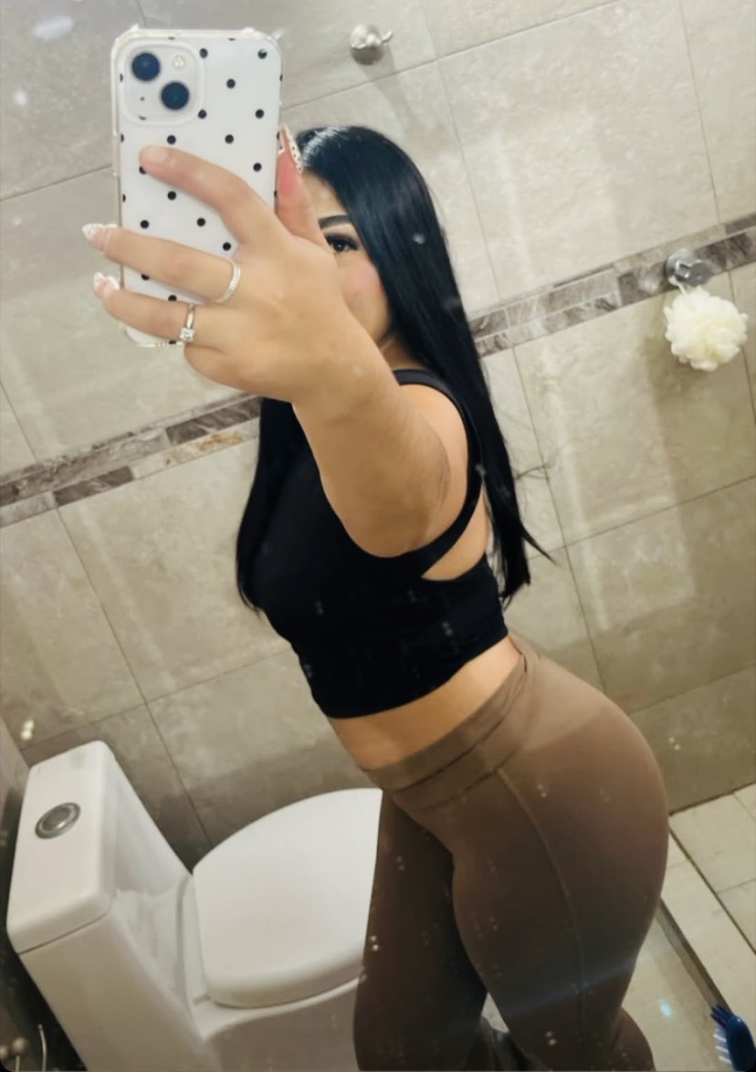 OrtizL666's tweet photo. Que les parece la perra de paola caudillo 🥵 se carga un culote la mendiga esta  
para darle verga todos los días 🍆💦
Dicen que le cabe la mano en la panocha 🥵🥵 #Guanajuatocapital #Ricuras https://t.co/qVUYwXOHJn