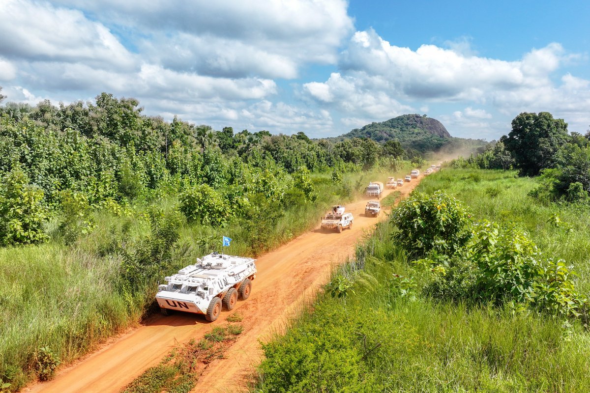 unmissmedia's tweet photo. On a five-day, 400-kilometer patrol to multiple locations across Central Equatoria, #SouthSudan 🇸🇸, #UNMISS peacekeepers from #China 🇨🇳along with @UN Military Observers and @UNPOL:
✅Deterred violence by providing a visible protective presence
✅Engaged with local authorities, humanitarians, and communities to assess security conditions
✅Provided direct support to students by gifting more than 100 items of stationery and sports equipment
The mission demonstrated their commitment to protecting civilians, and building confidence, trust, and community resilience.
#A4P #InvestInPeace