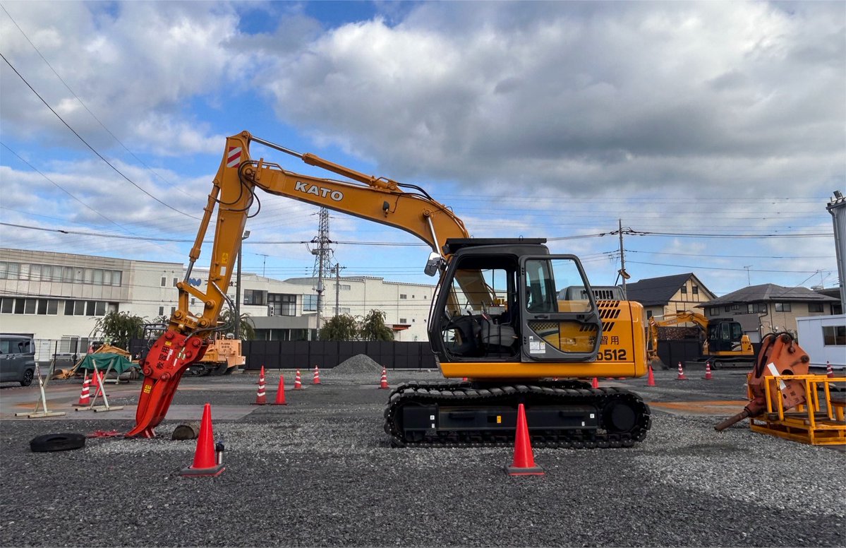 CraneMafia's tweet photo. めっちゃ面白い半分
指示確認で頭痛半分 https://t.co/OkxsONVA27