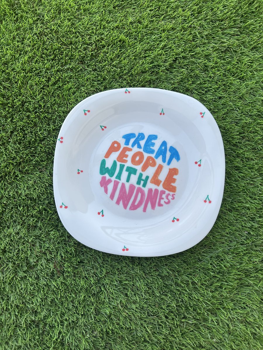 lucixgh's tweet photo. Hola!!!! Estoy haciendo estos platos personalizados de Harry para decoración. Los tengo a la venta en vinted y hago encargos!!!! Os dejo el enlace  https://t.co/hz9f7dG32o ❤️❤️❤️🕺🕺🕺🕺🪩✨✨✨ #harrystyles https://t.co/dXyVcdNbGJ