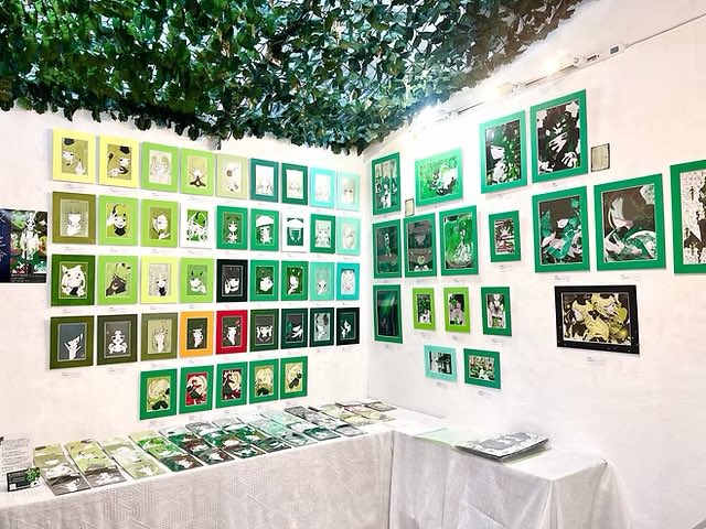 Midorishokogun's tweet photo. 🌿本日からミニ個展『反紅生命』開催です🌵

大好きな緑をこれでもかと詰め込んだ、この上なく緑！な個展になっています🍀🥬🥦♻️🧪🧼
緑好きな人も、そこではない人も「あ、この緑いいな」と思える、あなたにとっての好きな緑色が見つかりますように💚✨

#IYN #oc #illustration https://t.co/MhC2BEiQo7
