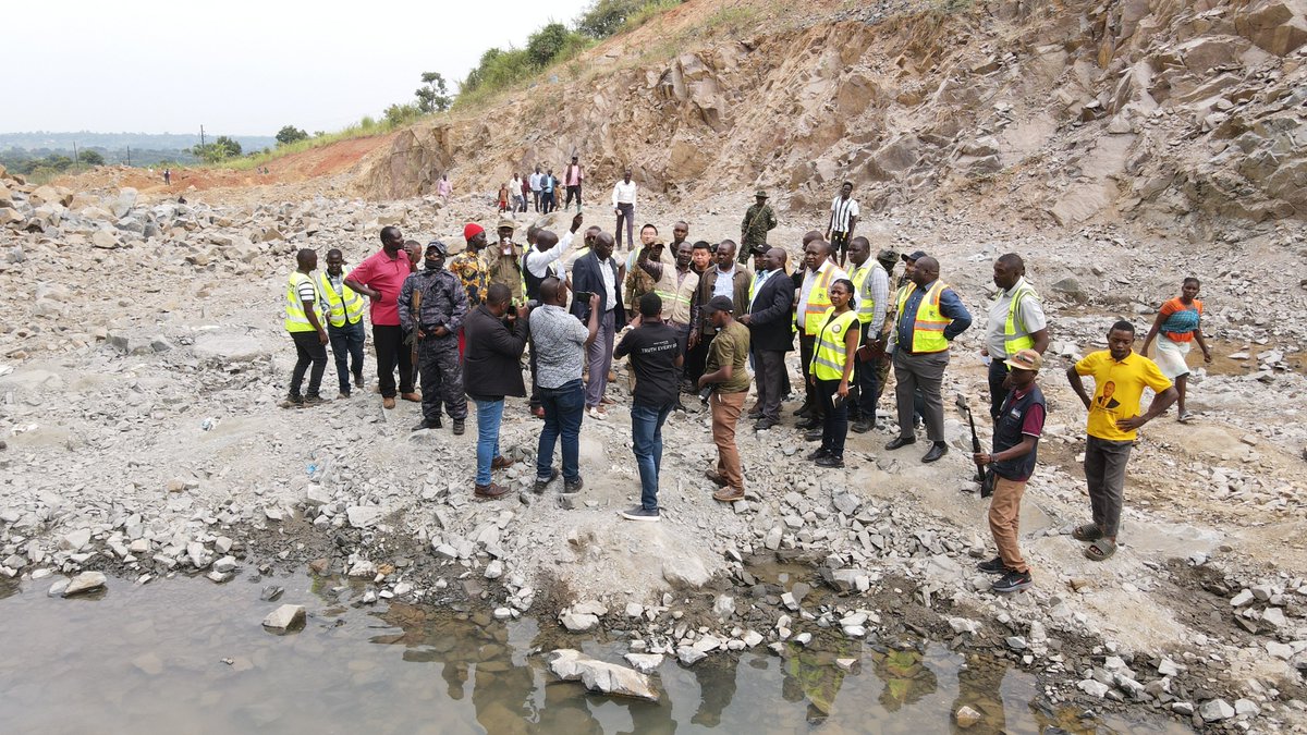 HonByamukama's tweet photo. I am in Buliisa this morning commencing an inspection of road projects across the Albertine and West Nile sub-regions.

We are going to the ground to see for ourselves the progress, quality and condition of these roads—not just rely on reports from offices.

We have started with the inspection of Masindi–Biso (47km), followed by;
Karuma–Olwiyo (43km), Okollo–Pakwach (62.5km), Alwii–Nebbi (33km), Nebbi–Arua (76km) and Koboko–Yumbe–Moyo.

Where there are delays, poor workmanship or challenges affecting delivery, we will identify them and demand answers. Contractors and technical teams must be accountable for the work entrusted to them.