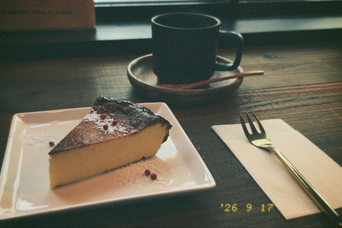 syonoopy79's tweet photo. 最近、雨だったからずっと引きこもってて、久しぶりの外出😌

涼しくて金木犀のいい香りがして、お散歩日和だった😆

ずっと気になってたカフェ一人で行くの緊張したけど、すごく落ち着く空間でした☕︎ https://t.co/liJngUL3uA