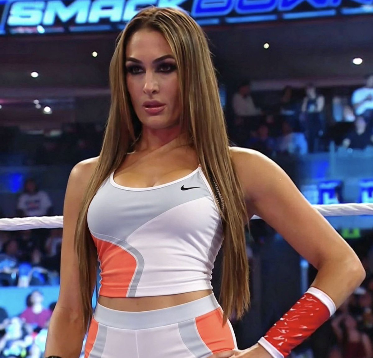 NicoleBellaTB_'s tweet photo. 🔥 New fit, same energy 💪 Rocking this fresh Nike set ready to dominate the ring 👊 #WWE #ReadyToFight #NewLookSameMe https://t.co/ogXLbfxNau