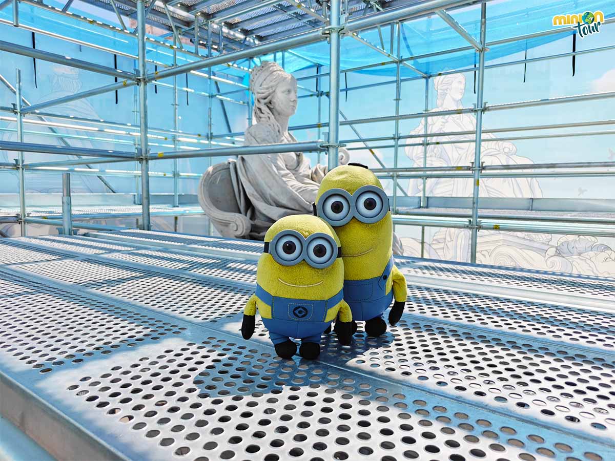 MiniOnTourES's tweet photo. 🆕 post!
Uno de los emblemas de #Madrid es #LaCibeles ⛲. Gracias al programa Abierto por Restauración hemos podido subirnos a sus andamios 🏗️, verla muy de cerca y descubrir un montón de curiosidades 🤓, ¿te las contamos?
👉 https://t.co/CCsW7h39Wy
@galiciatb @MadridTB @spain https://t.co/LFLsH2Nktc