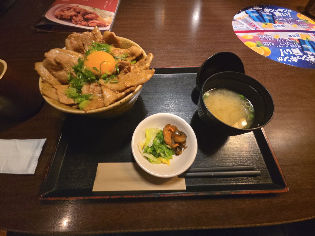 YotsugiPeaceV's tweet photo. おいし～い屋台がてんこ盛り https://t.co/NWtKHSLpcv