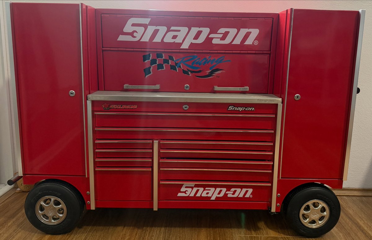 KarmaParrington's tweet photo. Enjoying these Snap-on Tools items in my man cave https://t.co/CXlIsiEJ5t