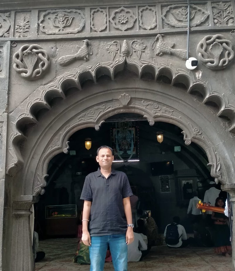 theravichavan's tweet photo. देवाची आळंदी ; संत ज्ञानेश्वर महाराजांच्या चरणी मनोभावे नतमस्तक! 🙏🚩
.
.
.
.

#santdyaneshwarmaharaj #devachialandi #mauli #vithhumauli #pandurang #vitthala #ramkrishnhari https://t.co/4WhS3J50Zk