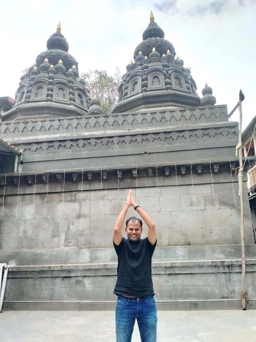 theravichavan's tweet photo. देवाची आळंदी ; संत ज्ञानेश्वर महाराजांच्या चरणी मनोभावे नतमस्तक! 🙏🚩
.
.
.
.

#santdyaneshwarmaharaj #devachialandi #mauli #vithhumauli #pandurang #vitthala #ramkrishnhari https://t.co/4WhS3J50Zk
