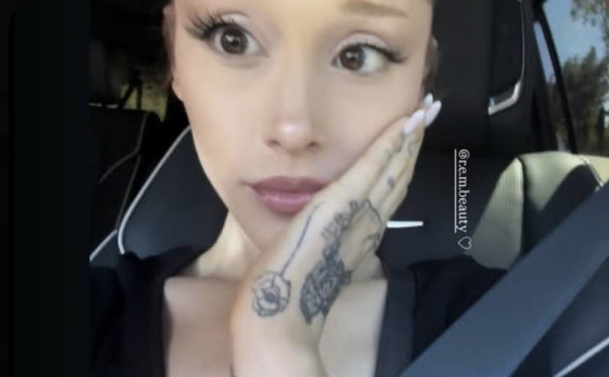 petalsinparis's tweet photo. She’s so
   ᥥ ᥥ 
( ･ ༝ ･)   ! https://t.co/hki9NbPL0Y