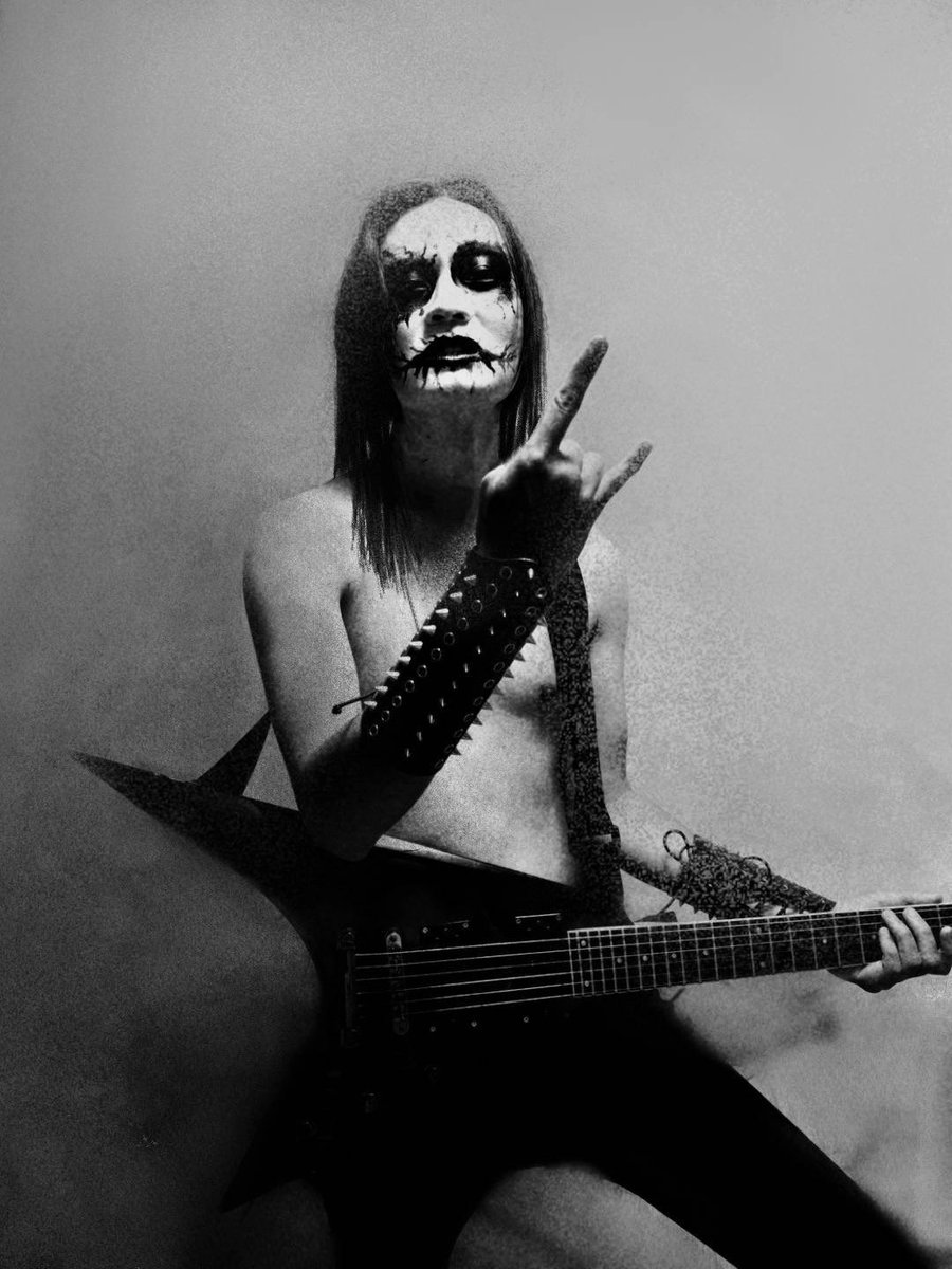 Dark_Lord_DGBM's tweet photo. 売れねーのにメタル続けてる理由なんて「メタルを愛してる」以外に必要かよ https://t.co/24M9cp9vlI