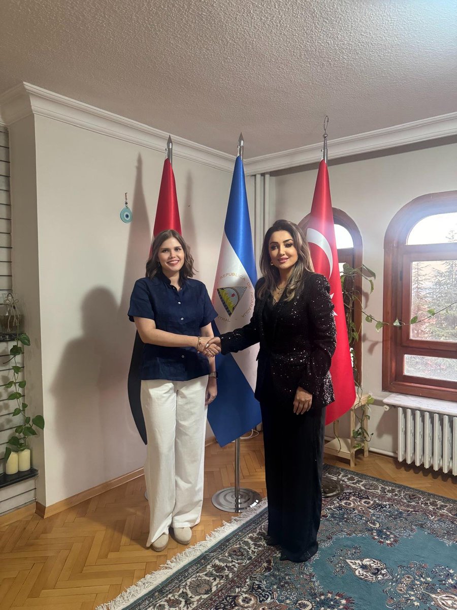 UluskonTurkiye's tweet photo. Uluslararası Yatırım ve İş Dünyası Konfederasyonu (ULUSKON) Genel Başkanı ve Birleşmiş Milletler İyi Niyet Elçisi Nezaket Emine Atasoy, Nikaragua’nın Ankara Büyükelçisi Tatiana Daniela Garcia Silva’nın ev sahipliğinde düzenlenen özel resepsiyona katılım sağladı. https://t.co/q9RNo1KxJk