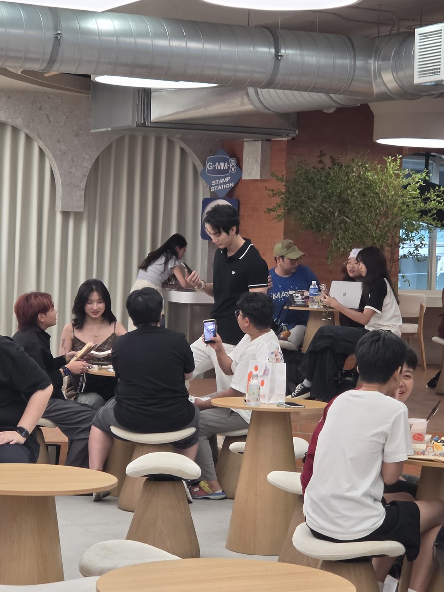 meyuyui's tweet photo. เหมือน Ceo ตรวจร้าน 
#GEMMHouse https://t.co/KIy9nlbgPP