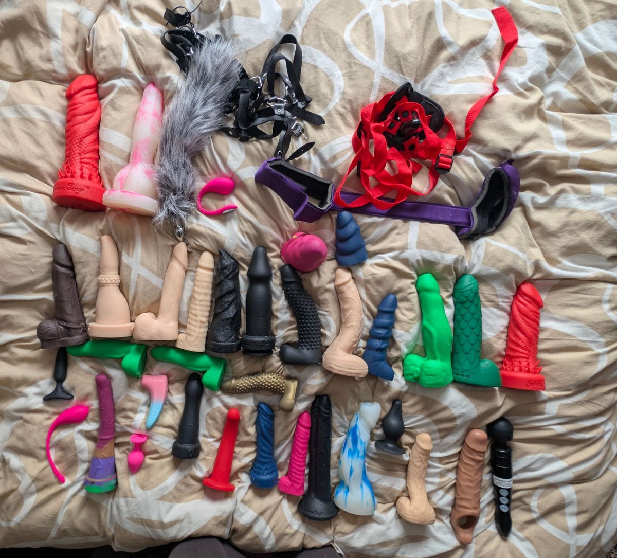 MiracleMan333's tweet photo. The collection said โgood morningโ before I did ๐๐ฆ๐ฅ
Fantasy. Realistic. Thick. Ribbed.
Whoโs picking first? ๐๐
#DildoCollection #NSFW #Dildo #vibrator #daddykink #freeuse #traumakinks #hardkinks #sizekink #Kink #ToyCollection https://t.co/OVzm3keGmG