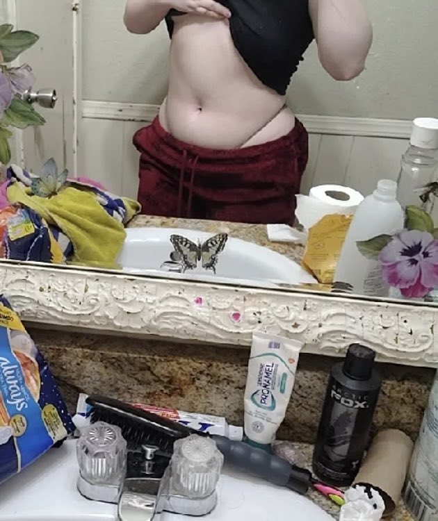 Coolman393's tweet photo. who wants to trib my irl and send them to her on tik tok https://t.co/Cfwyet8uCs