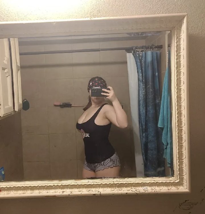 Coolman393's tweet photo. who wants to trib my irl and send them to her on tik tok https://t.co/Cfwyet8uCs