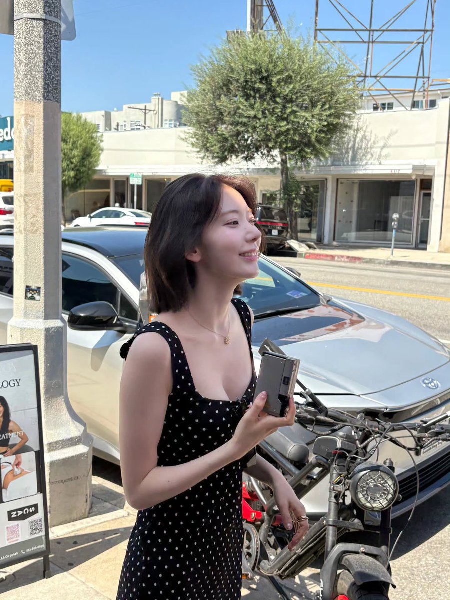 sserapics's tweet photo. Sakura dyed her hair black, bye Sakura pink https://t.co/2sihGpSpZq