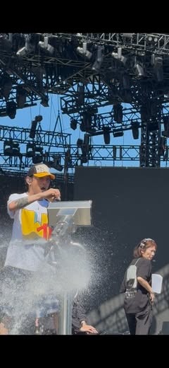 StevenJimeunr's tweet photo. 抽個幾千元福袋就在哀哀叫
一些爛卡也好像抽到至尊魔戒一樣
誰敢用你的線上抽卡平台
人家大企業庫存都是幾億的卡 https://t.co/dfC3opSMhj