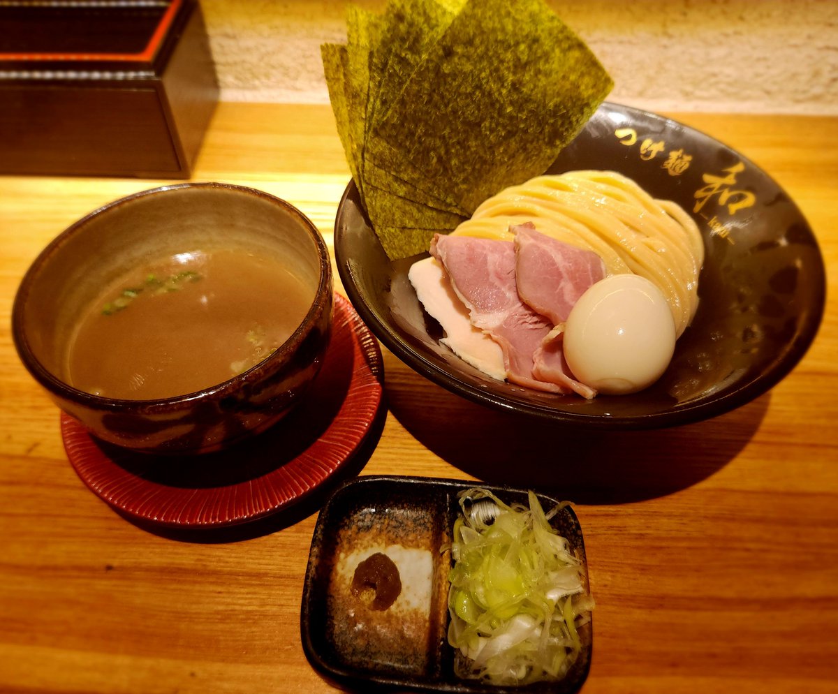 youto1116's tweet photo. お休み呑みラー🍜

つけ麺 和 東京本店@竹ノ塚

塩つけ麺🍜
味玉🥚
海苔TP

ハイボール🥃

塩つけ麺はお初だカンナー(ΘωΘ)
柚子胡椒で味変してウマウマ🐴

カンパーイ🍻

とっても美味しかったです🍜
ご馳走様でした🙏

シルバーウイークは仕事🤖ｶﾞﾙﾙﾙ

鍛え中🐢🐶をｿｴﾃw

#つけ麺和東京本店 https://t.co/LxGESqDlu9