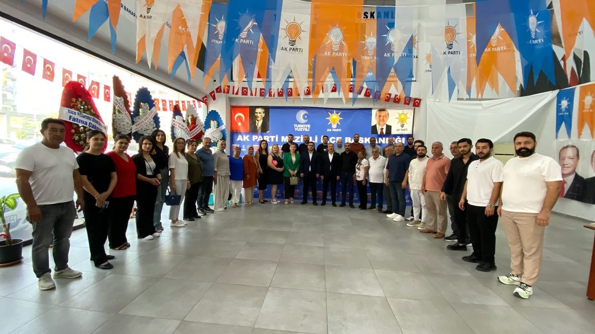 omerryasarrr's tweet photo. Teşekkürlerimizi Sunuyoruz

İlçe Başkanımız Sayın Hüseyin Kılıç ve Mezitli İlçe Başkanlığımızı ziyaret eden Milliyetçi Hareket Partisi Mezitli İlçe Başkanı Sayın Emin Gökalp Öz ve kıymetli teşkilat mensuplarına nazik ziyaretleri  ve 15. Olağan Mersin İl Kongresine davetleri için teşekkür ediyoruz.

Karşılıklı istişare ve dayanışma içerisinde gerçekleşen ziyaretlerinden duyduğumuz memnuniyeti ifade ediyor, Sayın Emin Gökalp Öz ve teşkilat mensuplarına çalışmalarında başarılar diliyoruz.

Nazik ziyaretleri için teşekkür ederiz.