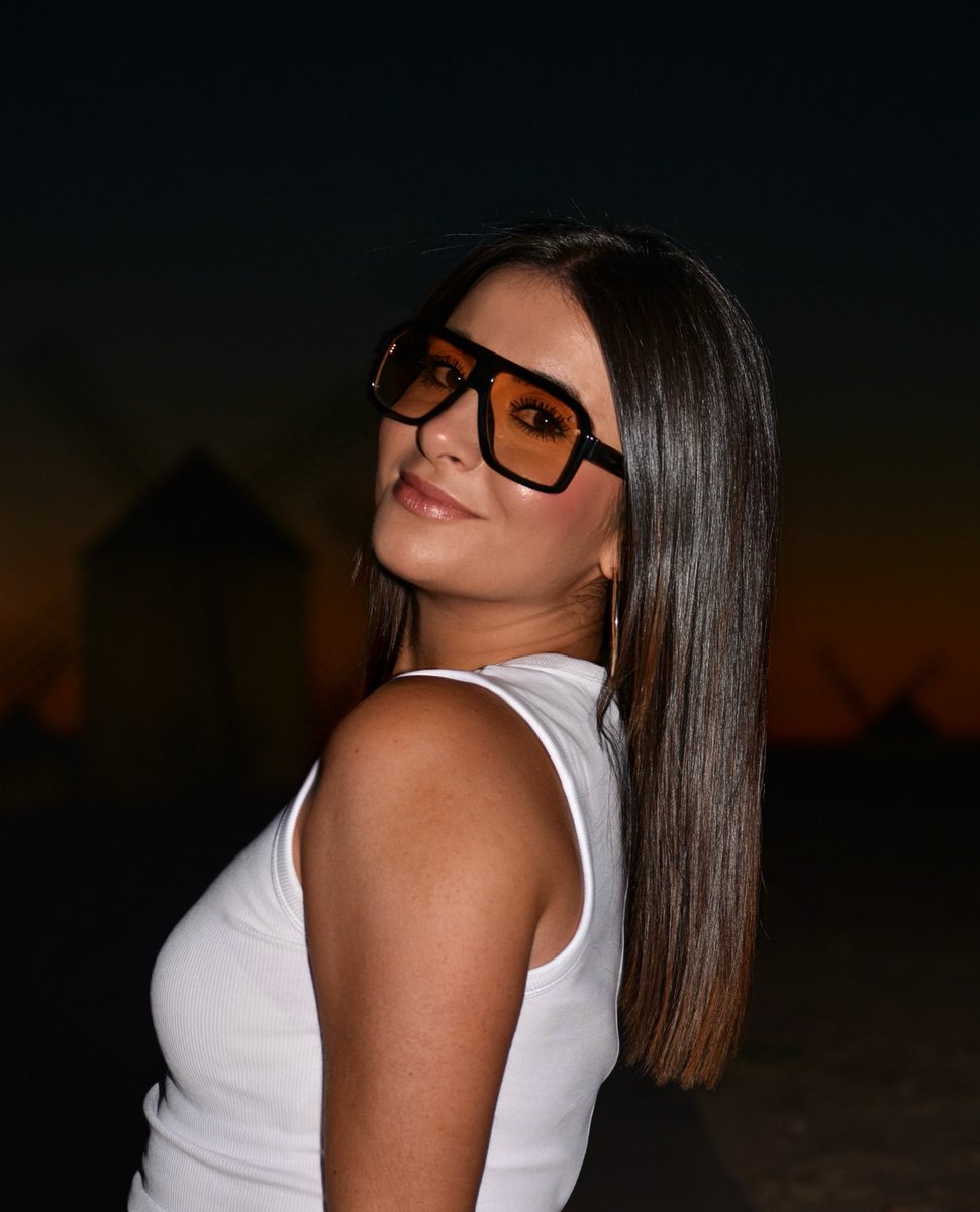 BronwynMacbc's tweet photo. Wrapping up sunsets with our stunning models https://t.co/xJJCElbKSY