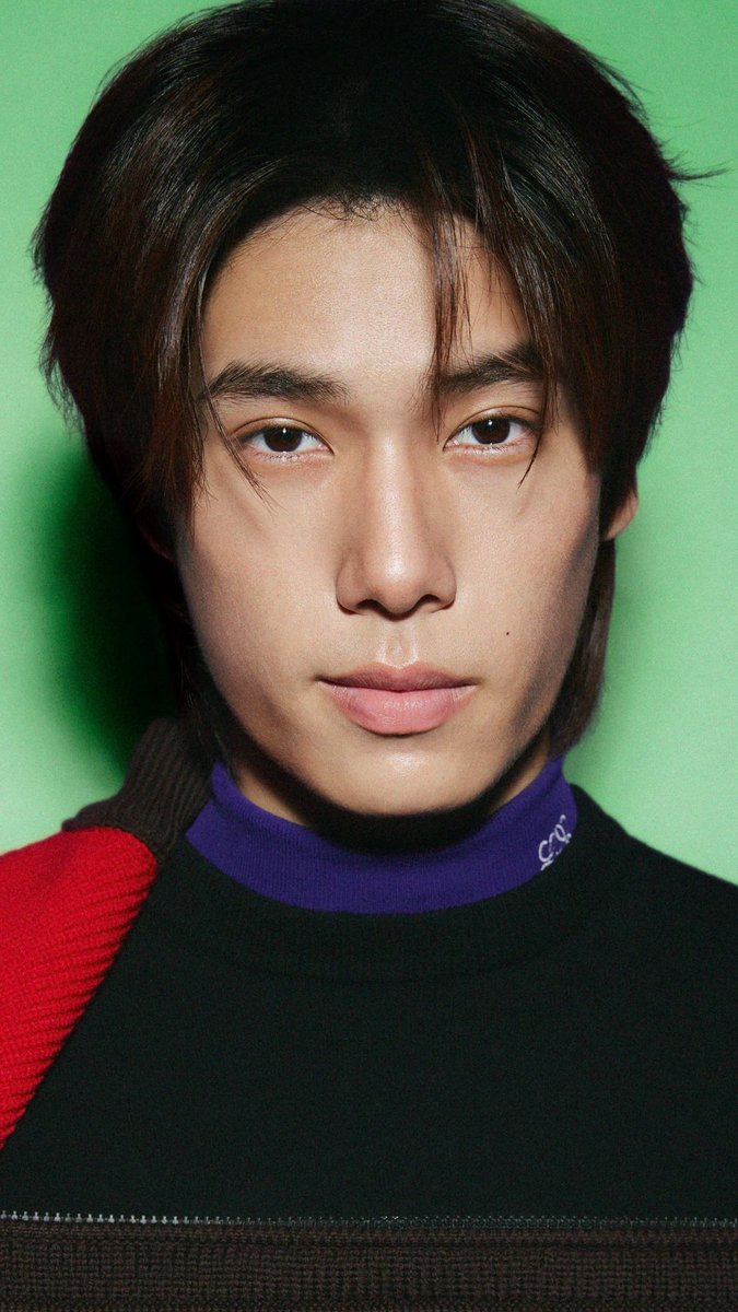 PhuwinOfficial's tweet photo. ＿⟢ ݁ ˖ . #LOEWExPhuwin

PHUWIN LOEWE AMBASSADOR

"What I admire most about LOEWE is their dedication to true craft - in a fashion world that moves so quickly, they still choose to make things by hand, balancing history with a modern perspective.
LOEWE new brand ambassador Phuwin

IGS : loewe

❥@phuwintang🍯
#phuwintang
#LOEWE