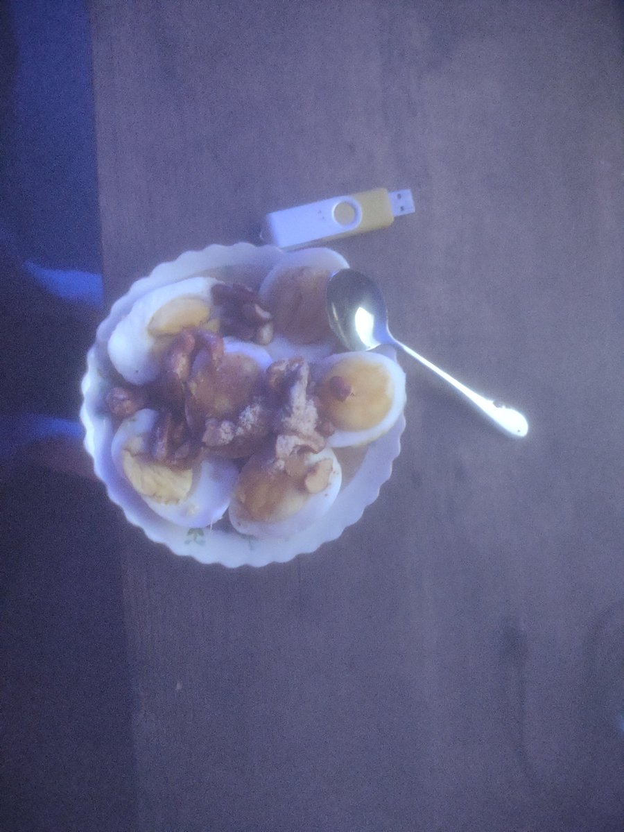 swathko's tweet photo. @JFGariepy 'Sophisticated White People Food'-- that's local honey and mixed nuts on those breakfast hardbroiled eggs, dude! Bon-a- Petite!

Would you like to see @dash_eats and @Brittanyventi scissor? 'qui'? ey? https://t.co/zg7hVOtPUv
