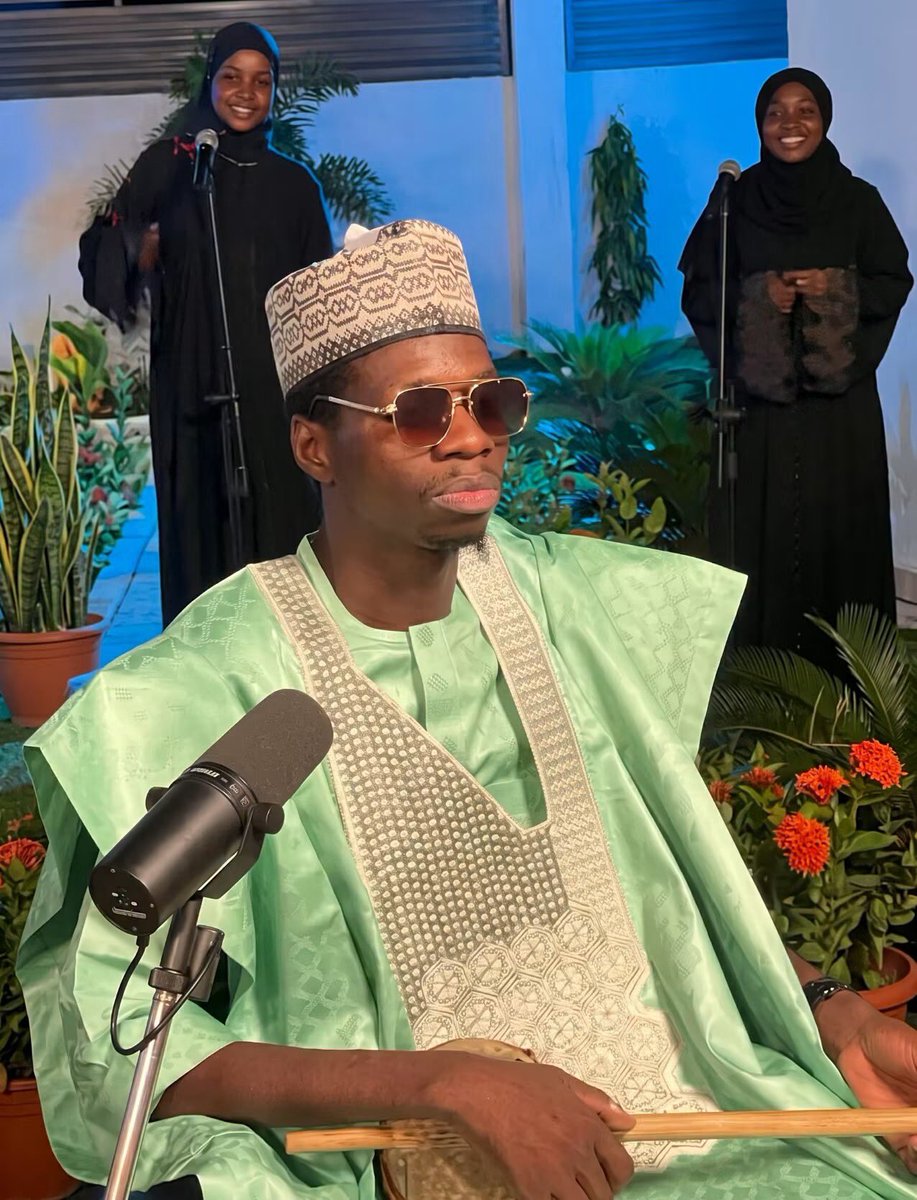 Sarki_sultan's tweet photo. How I wish all our celebrities will be like him. 💔 https://t.co/4IAdsXr7vw