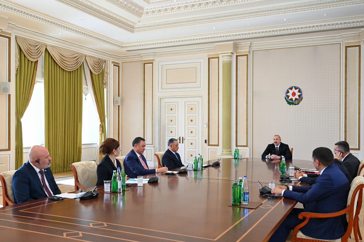 YAP_1992's tweet photo. Prezident İlham Əliyev TDT-yə üzv ölkələrin təhlükəsizlik üzrə rəhbər şəxslərini qəbul edib.

https://t.co/l0ZQGNvGMA https://t.co/bXJakJ5p8L