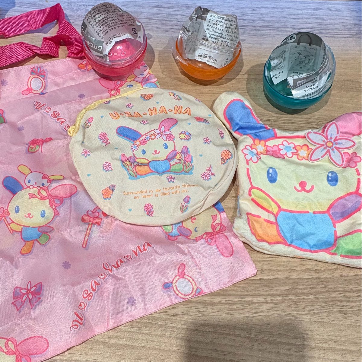usahana___0807's tweet photo. 最近ウサハナのガチャ頻度高くて嬉しい~
もう全種出るまでやるとかいう財力はないよお https://t.co/wMSfI9LqiH