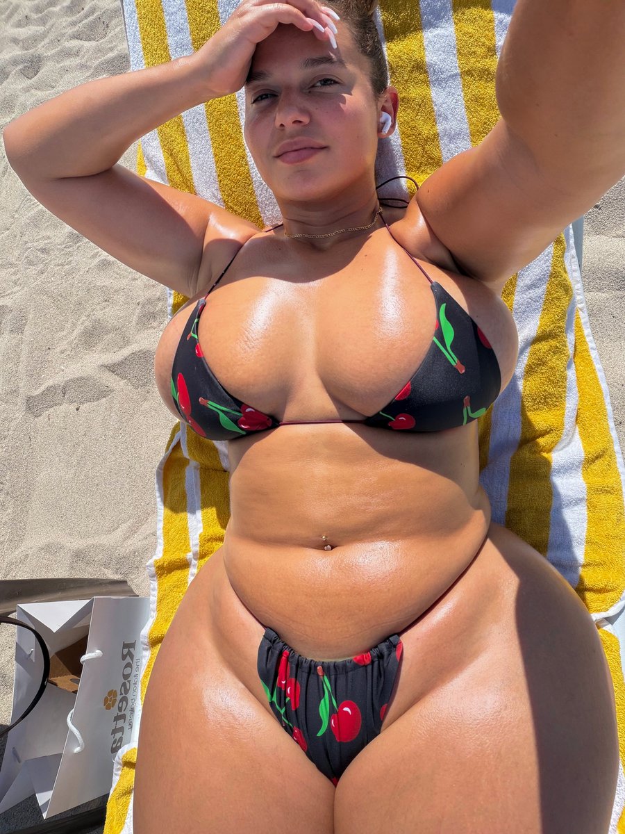 PamelaAlexuu8's tweet photo. Vacation 👅❤️ https://t.co/H7G3tPDIUR
