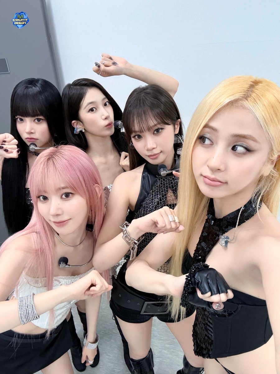 MnetMcountdown's tweet photo. 르세라핌 Made My Night 나왔죠오~
엠카 최초 공개 무대 찢었죠오~
이번 엠카에서 비주얼도 완벽하죠오~
셋 다 이뤘어 🤍르세라핌아🖤

그러니까 피어나는 저녁 6시 본방 사수 해줄 거죠오~?

#MCOUNTDOWN #엠카운트다운
#LE_SSERAFIM #르세라핌 #MadeMyNight https://t.co/qjmlHyx7Tm