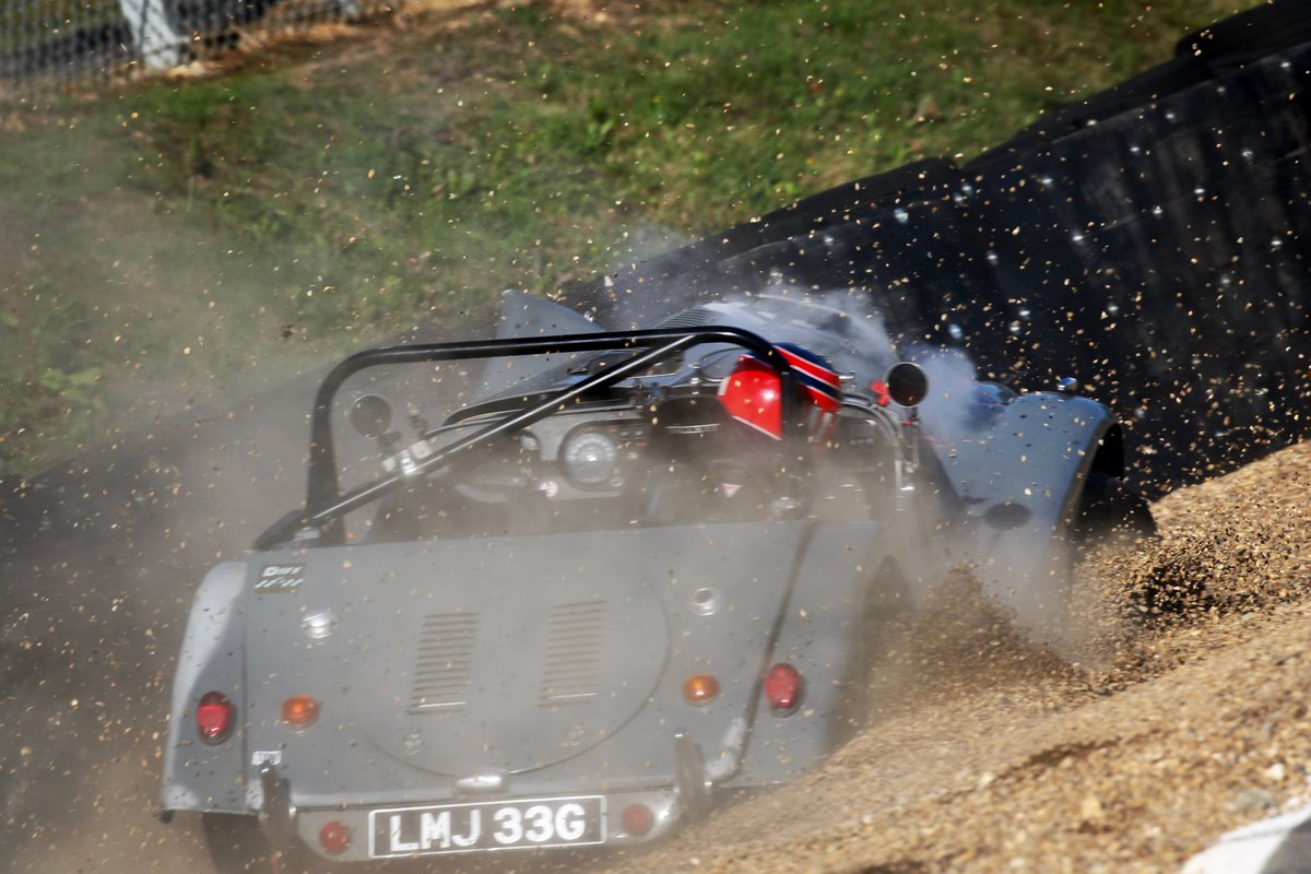 LorenzoRedshaw's tweet photo. Red flag in open practice at Brands Hatch this morning as the Morgan hits the barrier at Druids. https://t.co/CD6jluIZGS