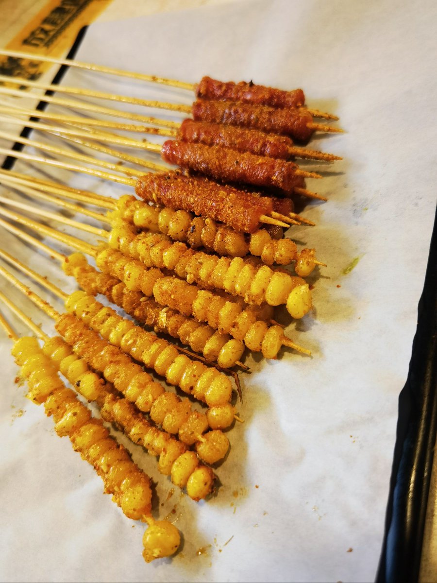 jinanon1012's tweet photo. Crunchy fried potato skewers with spicy cumin — the perfect street snack to brighten up a dull afternoon! https://t.co/7wLBrWDYZ1