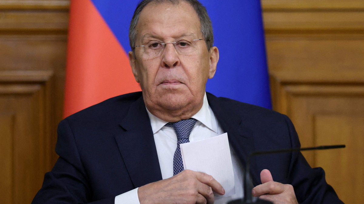 medya3tr's tweet photo. 🔴 Rusya Dışişleri Bakanı Sergey Lavrov:

“Paşinyan hükümeti Avrupa Birliği’ne katılmayı hedefliyorsa, AB yönetimi Ermenistan’ı kandırabilir.

Hatta büyük ihtimalle kandıracağını düşünüyorum.

Türkiye'nin onlarca yıldır beklediği Avrupa birliğine Ermenistan mı katılacak?” https://t.co/hsjd8OHoA8