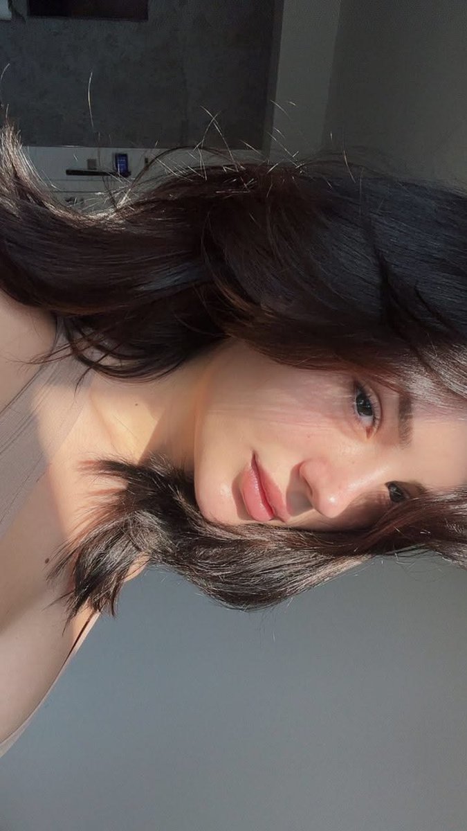 IsabellaWhdy5's tweet photo. The unspoken fear between them keeps them holding each other tight, like it’s their last. https://t.co/BMRmxYDalA
