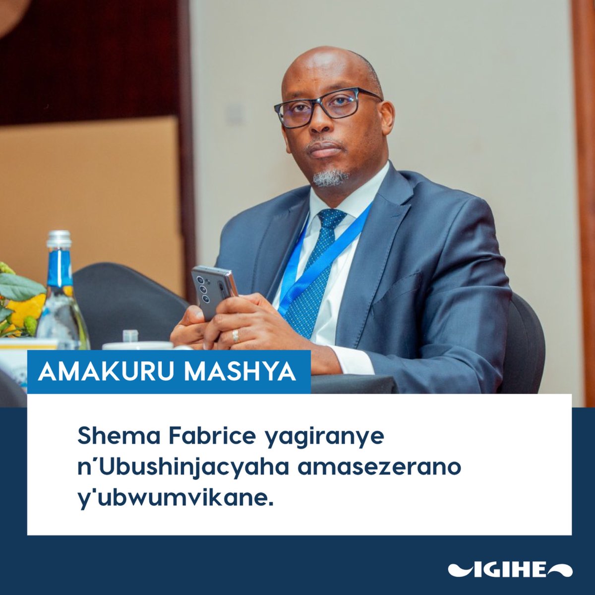 IGIHE's tweet photo. 🚨  𝐀𝐌𝐀𝐊𝐔𝐑𝐔 𝐌𝐀𝐒𝐇𝐘𝐀 🚨

Umushoramari akaba na Perezida w’Ishyirahamwe ry’Umupira w’Amaguru mu Rwanda (FERWAFA), Shema Ngoga Fabrice, yagiranye n’Ubushinjacyaha amasezerano y'ubwumvikane.

Biteganyijwe ko Ubushinjacyaha buzayaregera urukiko, hagafatwa icyemezo ntakuka. https://t.co/m38carkv5E