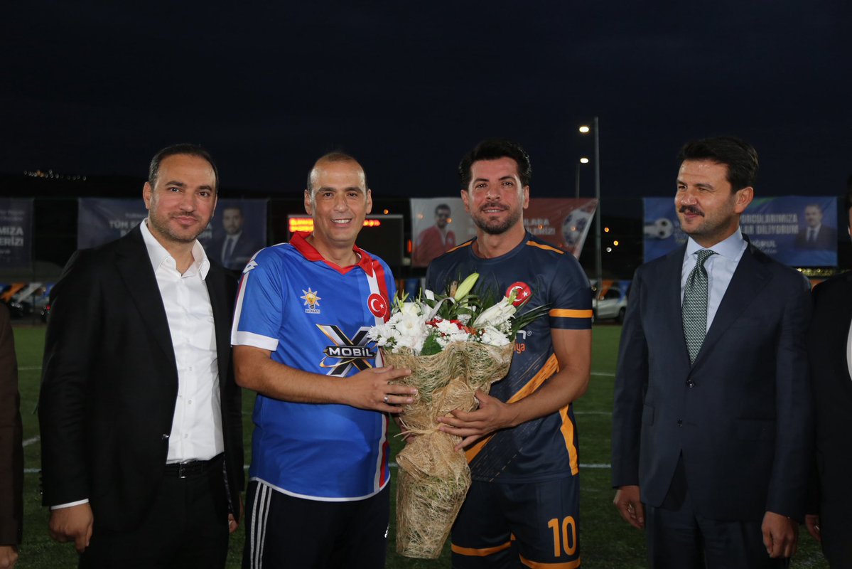 Korkutataserkan's tweet photo. ⚽️ 2. Geleneksel İlçeler Arası Futbol Turnuvamız başladı!

Açılış maçında Pursaklar ile Altındağ karşı karşıya geldi. 🤝

Sahada mücadele, gönüllerde kardeşlik…
Açılış maçını kazanan Pursaklar’ı tebrik ediyor, tüm takımlarımıza başarılar diliyorum. 👏⚽️

Bu güzel organizasyonun teşkilatımız içerisinde birlik, beraberlik ve kardeşlik duygularımızı daha da güçlendirmesini temenni ediyorum.