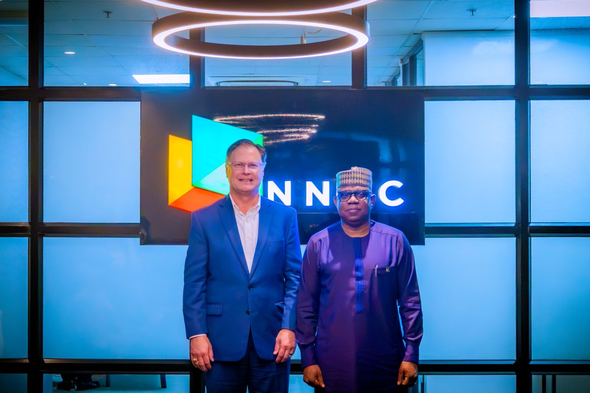nnpclimited's tweet photo. [PHOTO NEWS]

NNPC, Chevron Discuss Joint Venture Growth

The Group Chief Executive Officer of NNPC Limited, Engr. Bashir Bayo Ojulari, recently received executives of Chevron Nigeria Limited (CNL), led by the Chairman and Managing Director, Chevron Nigeria/Mid-Africa Business Unit, Mr. Jim Swartz, in Abuja.

Discussions centred on raising production output from the NNPC/CNL Joint Venture, especially drilling and development work required to lift volumes, and the near-term steps both partners will take towards achieving these targets.

#BiggerBarrels 
#EnergyForToday 
#EnergyForTomorrow